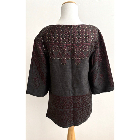 St. John Top M Gray Red Embroidery Embellished Rhinestones Beaded Half Sleeve - Picture 5 of 14